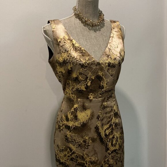 Tahari Gold METALLIC ABSTRACT SLEEVELESS SHEATH DRESS - Picture 11 of 16